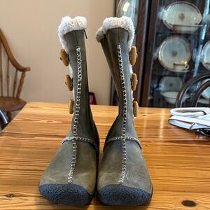 Keen Olive Shearling-Lined Winter Boots